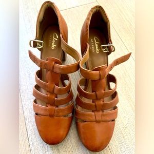 Women’s Clark’s Sandals Sierra Gull Size 7.5